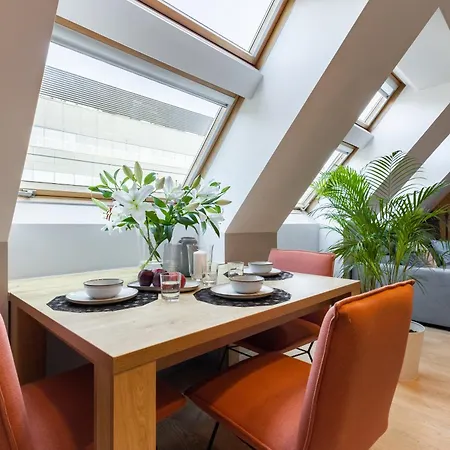 24 Absyntapart Rynek * Breslau